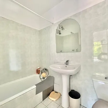 Semesterbostad Juan Les Pins Tramontane Proche Et Commerces A Pied , Maison Plain Pied 70m2 Antibes